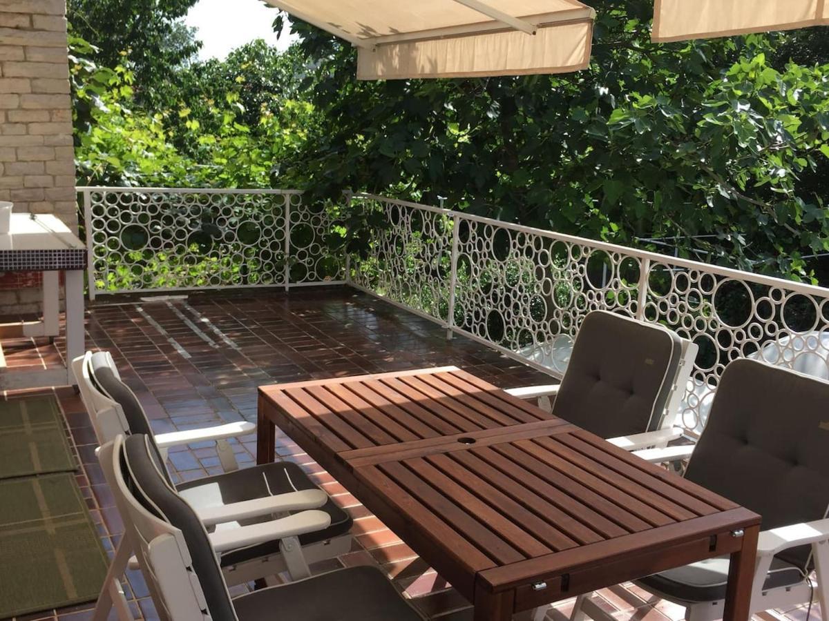 Domic ,Two Bedrooms Whit Large Terrace Нивице Екстериор снимка