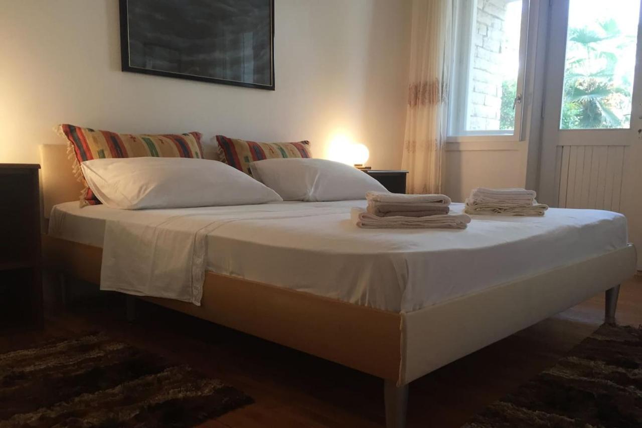 Domic ,Two Bedrooms Whit Large Terrace Нивице Екстериор снимка